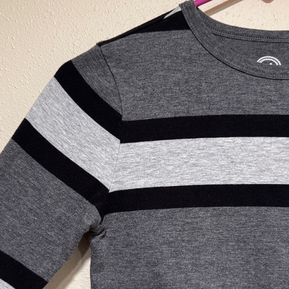 5/20$ Boys Size 8 Black and Gray Striped Long Sleeve Wonder Nation - Picture 3 of 5